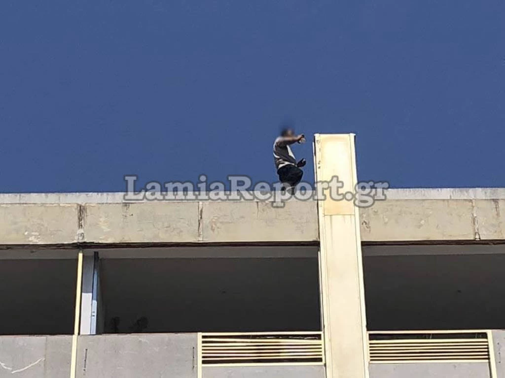 Λαμία: 35χρονος απειλούσε ότι θα αυτοκτονήσει – Τον έσωσε ο αστυνομικός – Δείτε το βίντεο